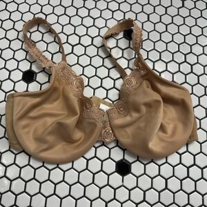 Breezies underwire bra size 36C